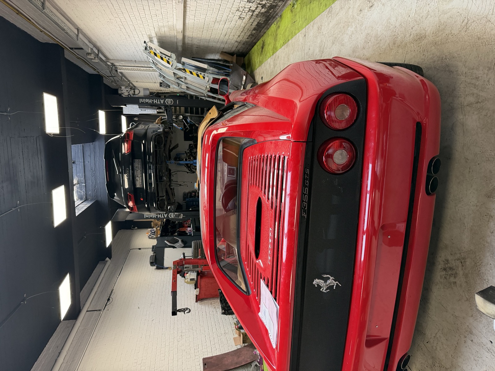 Véhicule de prestige en réparation chez SD Motors